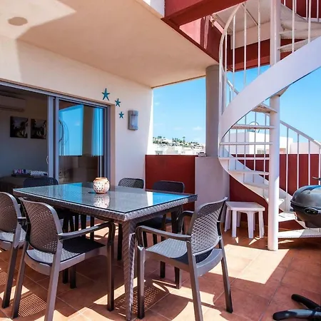 Modern, Spacious With Roof Terrace Apartament *