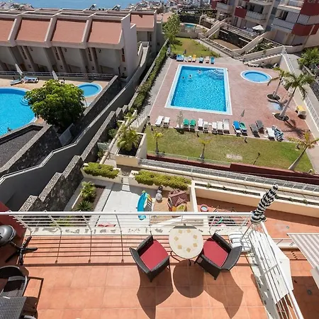 Modern, Spacious With Roof Terrace Apartament