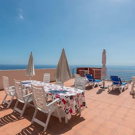 Modern, Spacious With Roof Terrace * Puerto de Santiago (Tenerife)